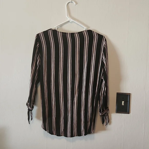 Blouse - Picture 2 of 3